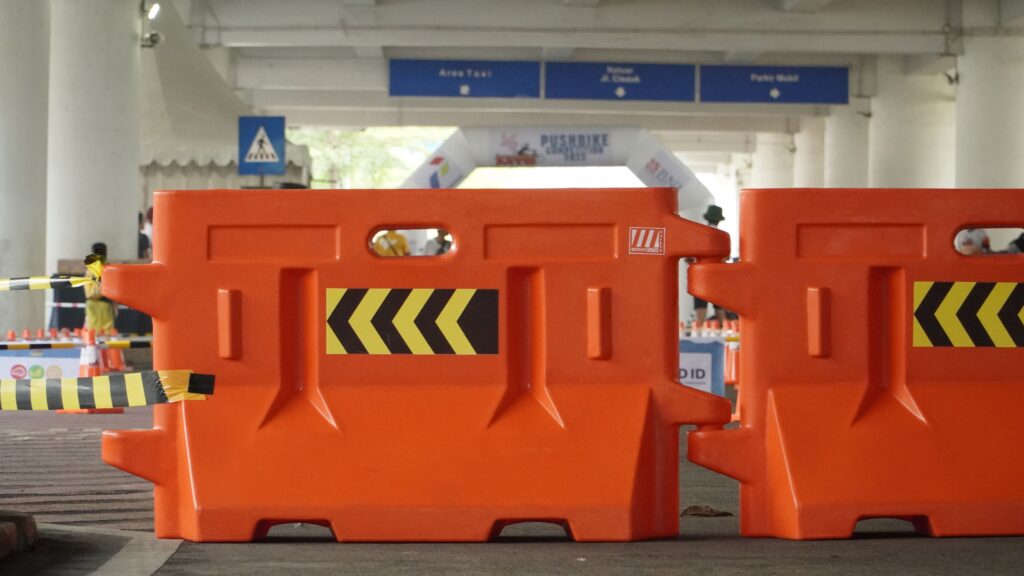 Road Barrier, Ketahui Lebih Dalam mengenai Merah Putih Safety