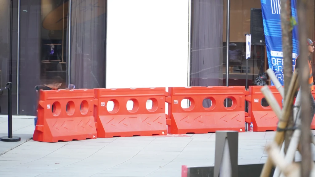 Pengertian dan Kelebihan dari Water Road Barrier