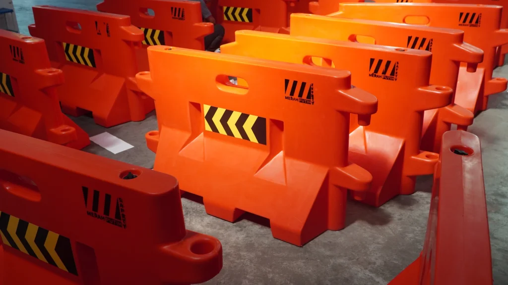 Inilah Cara Perawatan Water Road Barrier agar tetap Kokoh